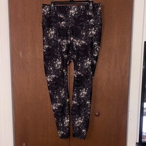 Black and White Patterned Leggings Old Navy XL Quickdry